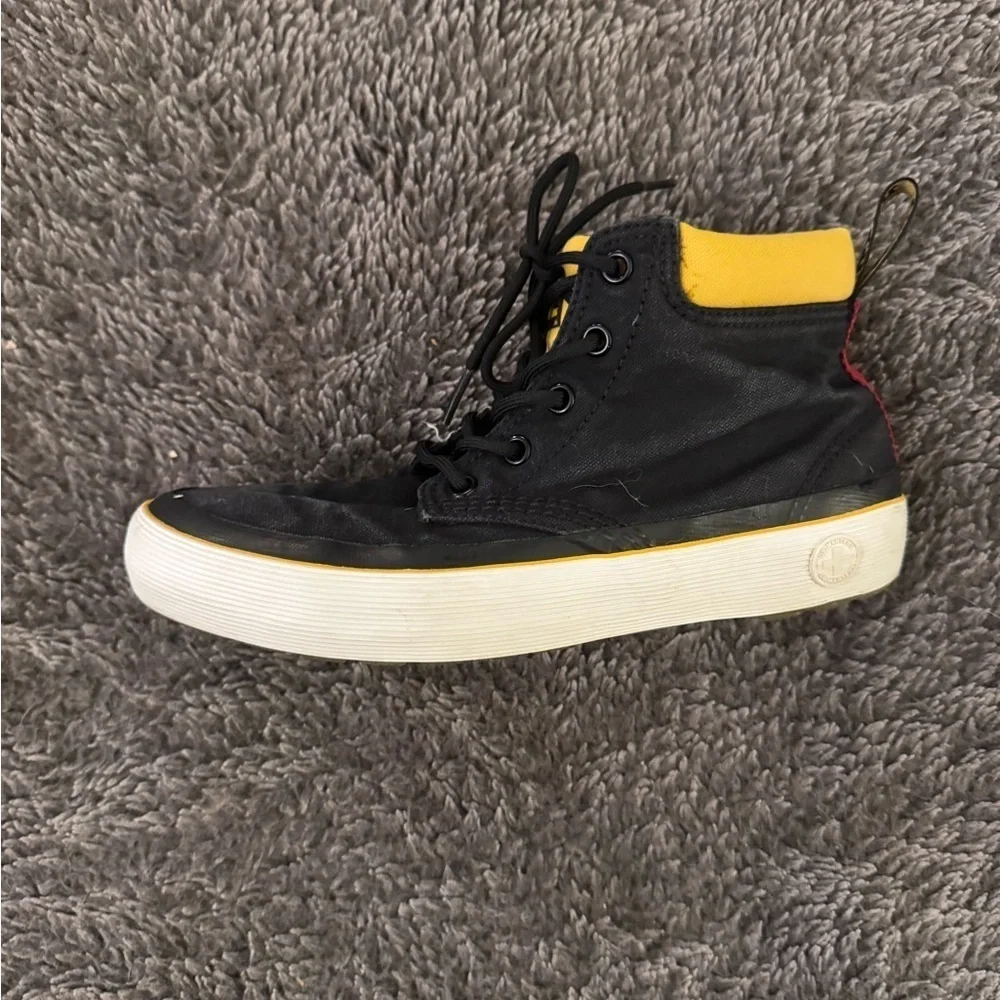 Dr. Martens bold black